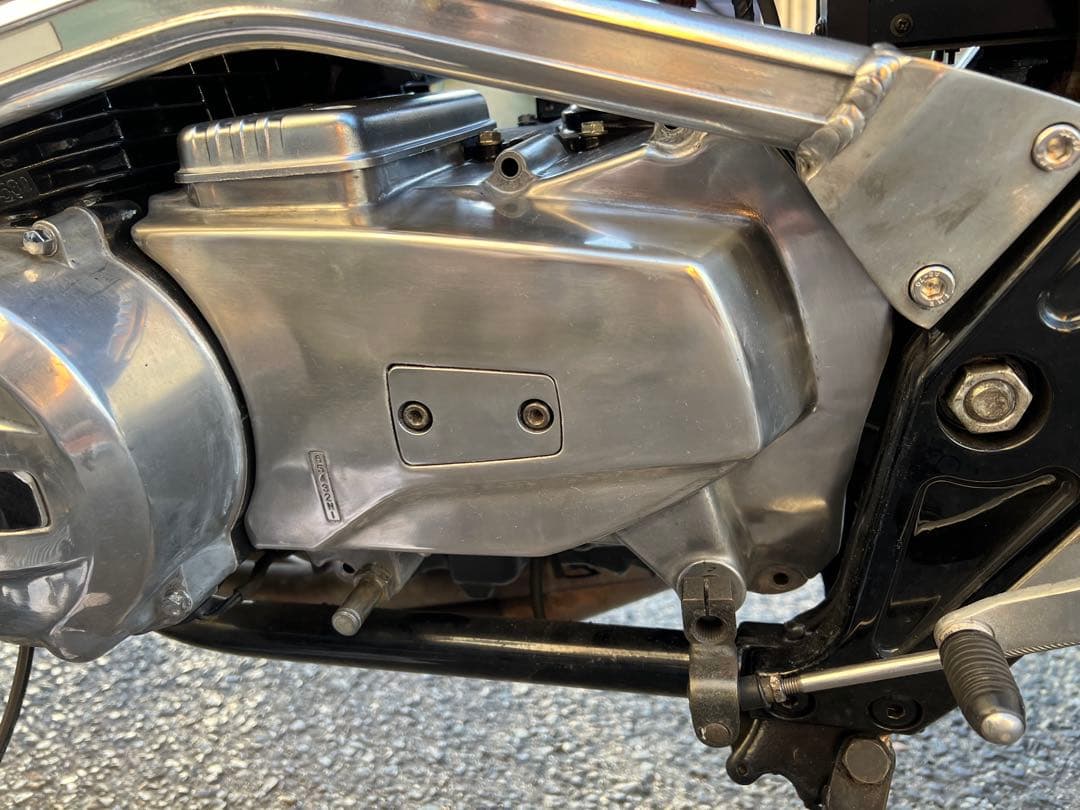 ゼファー 400、ゼファーχ用FX、GP仕様スプロケットカバー