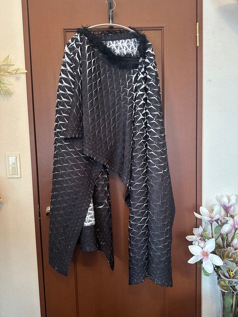 レアイッセイミヤケ２０１８年春夏スチームストレッチ　ポンチョストール　黒　未使用