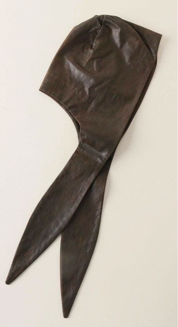 INSCRIRE(アンスクリア)Fake Leather Hoodie