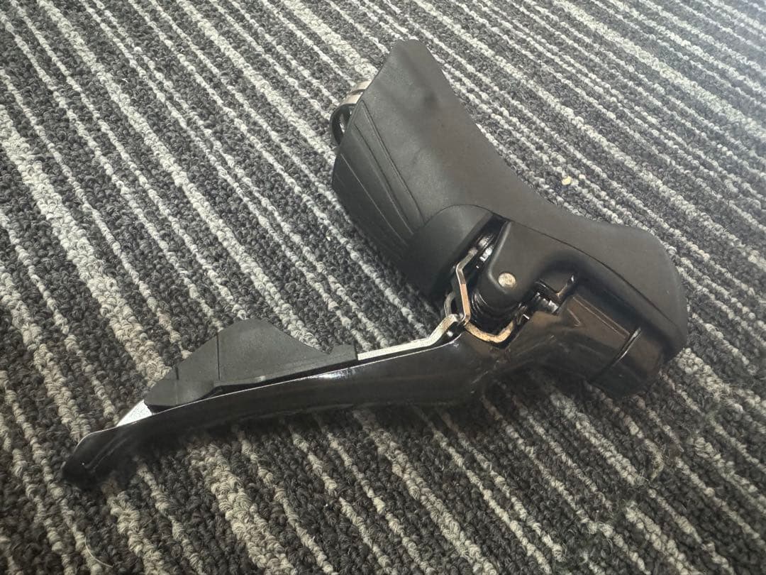 SHIMANO 105 STIレバー ST-R7000 (2×11s)