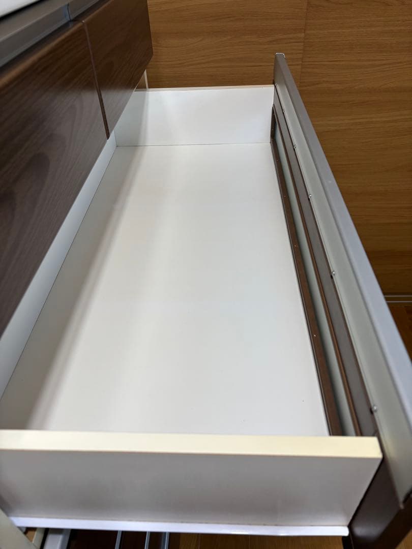 ニトリ　ブラウン木製チェスト 7引き出し ガラス窓付き