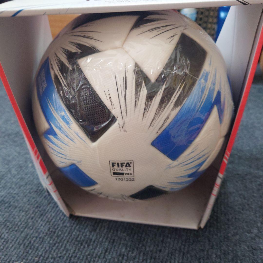 とみー　adidas　TSUBASA 公式試合球 FIFA品質 5号球