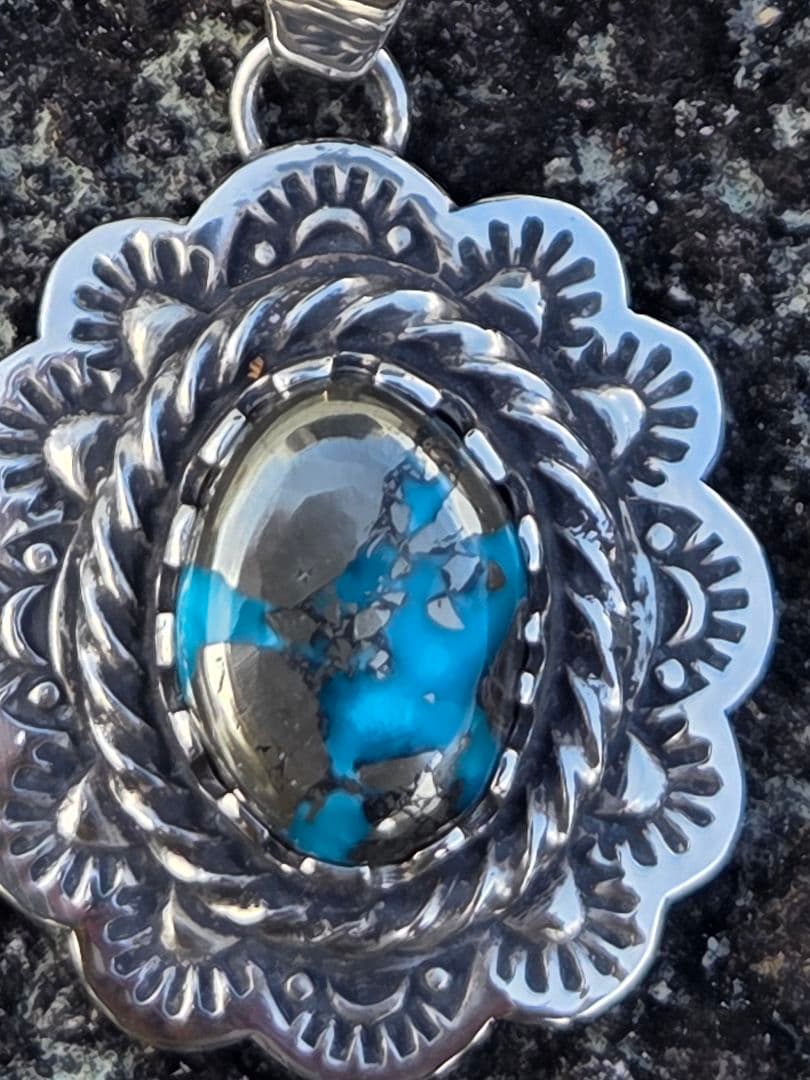 ハイグレード　ペルシャ　ターコイズ　ペンダント　インディアンジュエリースタイル