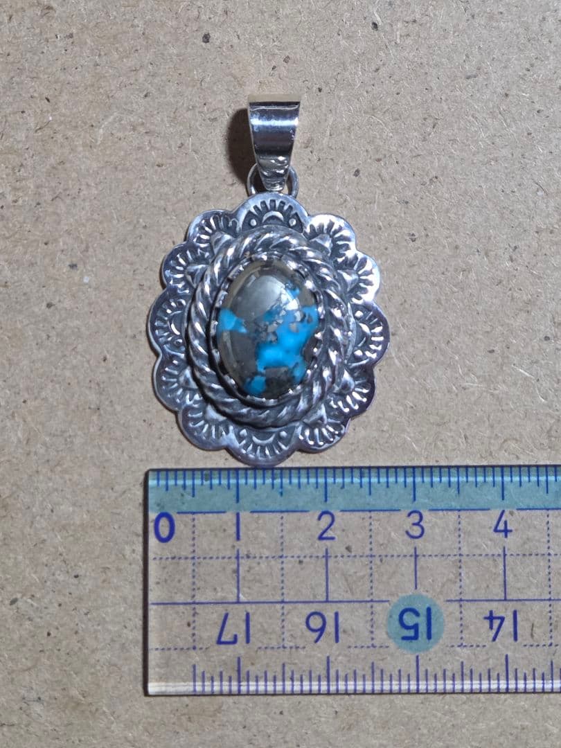 ハイグレード　ペルシャ　ターコイズ　ペンダント　インディアンジュエリースタイル