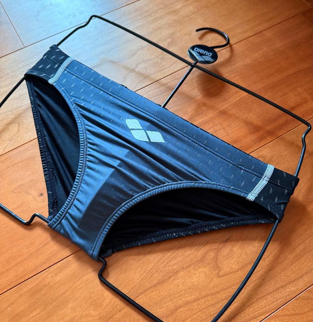 【美品】ARENA　エールブルー　リミック　Mサイズ　ブラック　光沢　競パン