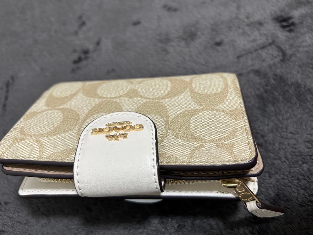 【即日発送・新品未使用】COACH 二つ折り財布 ベージュ