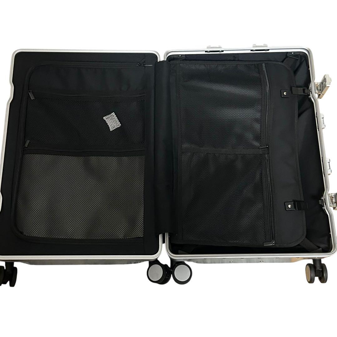 リベティ　多機能スーツケース　Mサイズ　65L シルバー