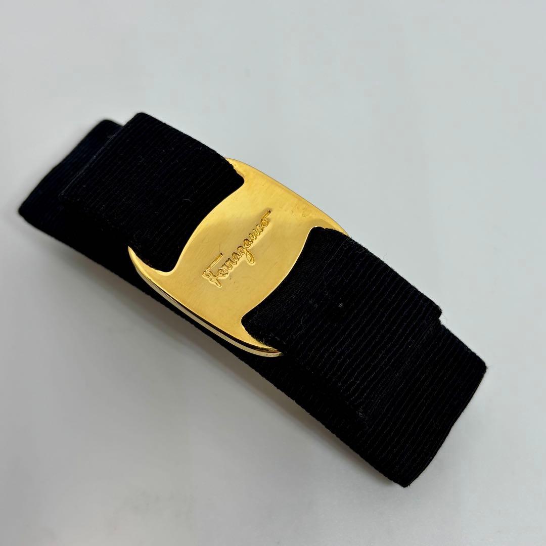 【フェラガモ】Ferragamo バレッタ ヴァラリボン ネイビー ゴールド金具