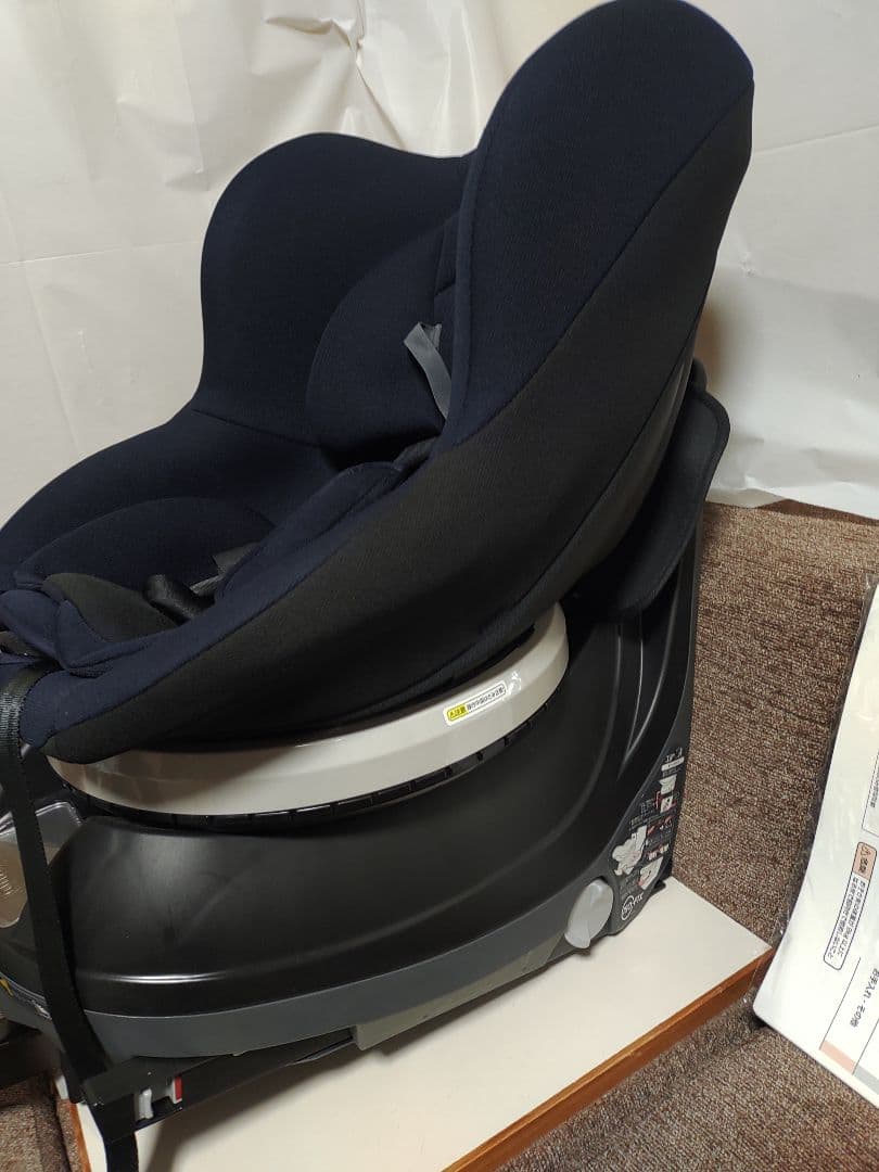 【美品】Combi コンビ ネセルターン リミテッド ISOFIX