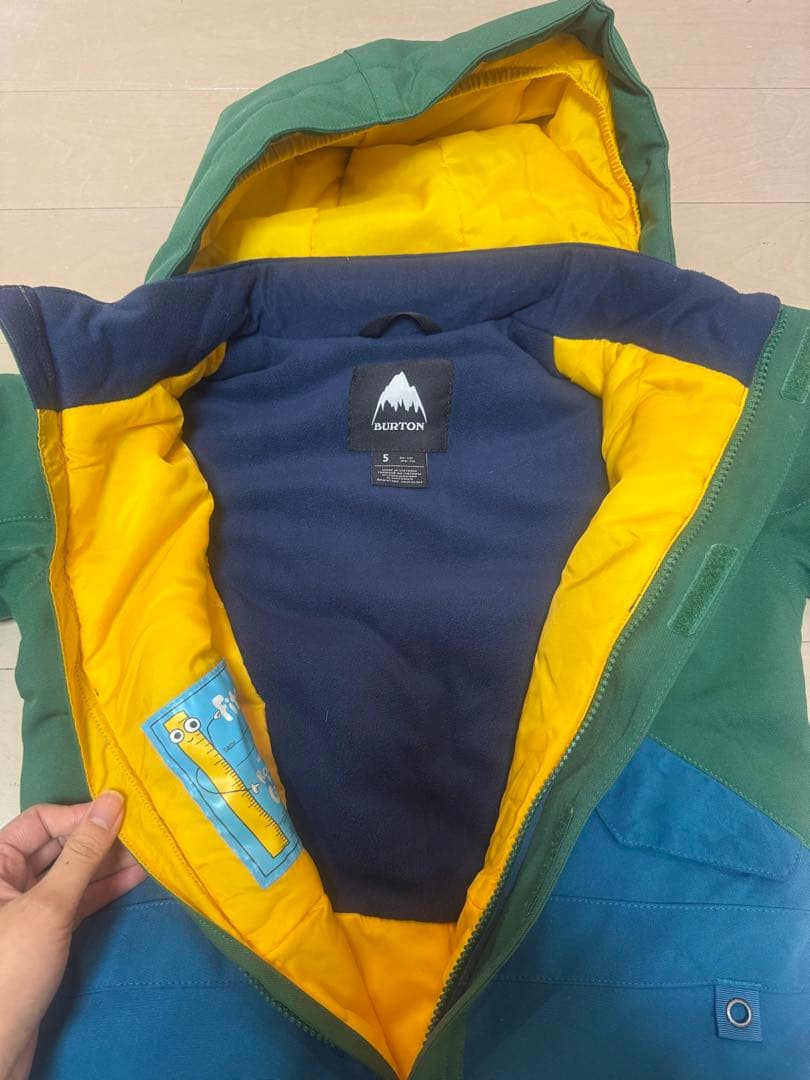 Burton 子ども用スノーボードウェア