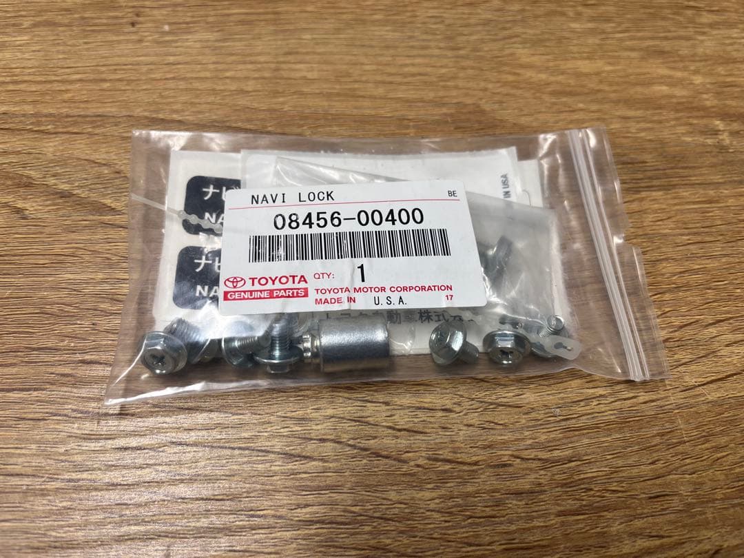 トヨタ純正　SDナビゲーション　NSZT-W64