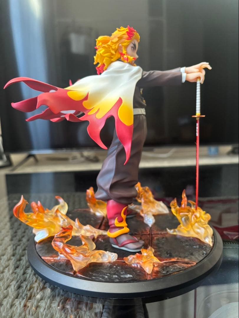 【美品】鬼滅の刃 煉獄杏寿郎 1/8スケールフィギュア