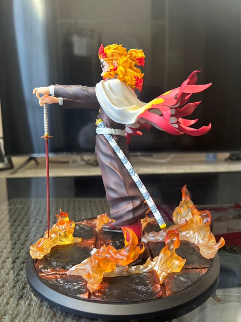 【美品】鬼滅の刃 煉獄杏寿郎 1/8スケールフィギュア