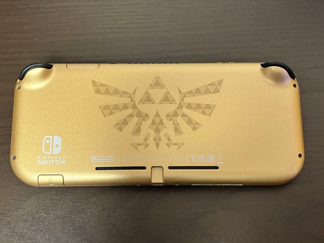 Nintendo switch lite ハイライルエディション