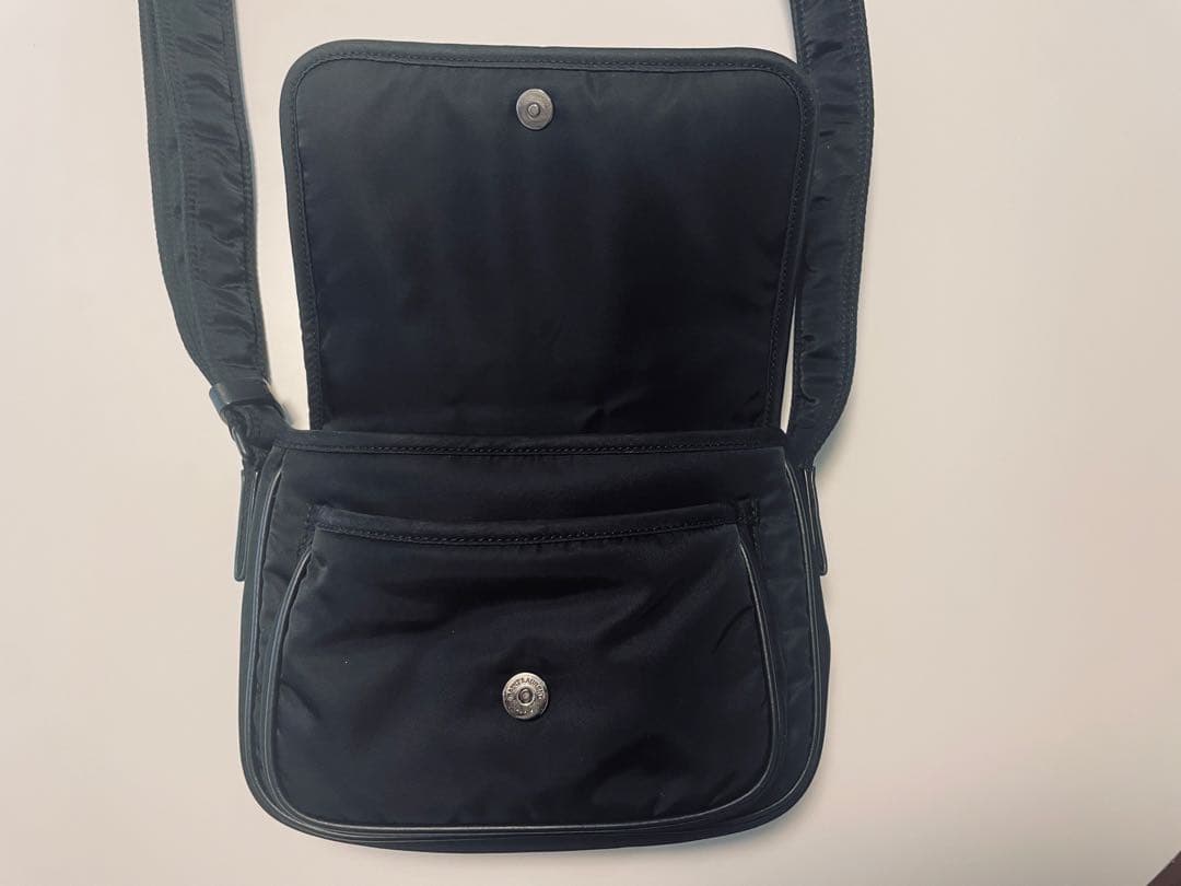 【超美品】SAINT LAURENT サンローラン　ニキスモールメッセンジャー