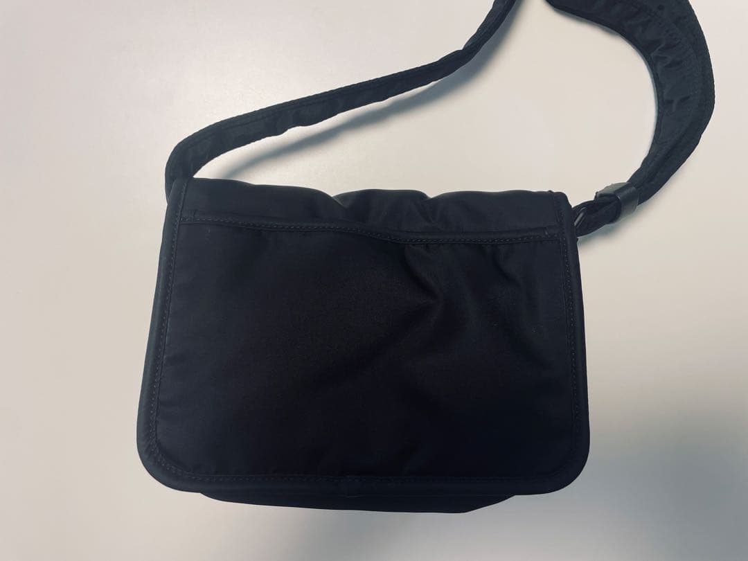 【超美品】SAINT LAURENT サンローラン　ニキスモールメッセンジャー