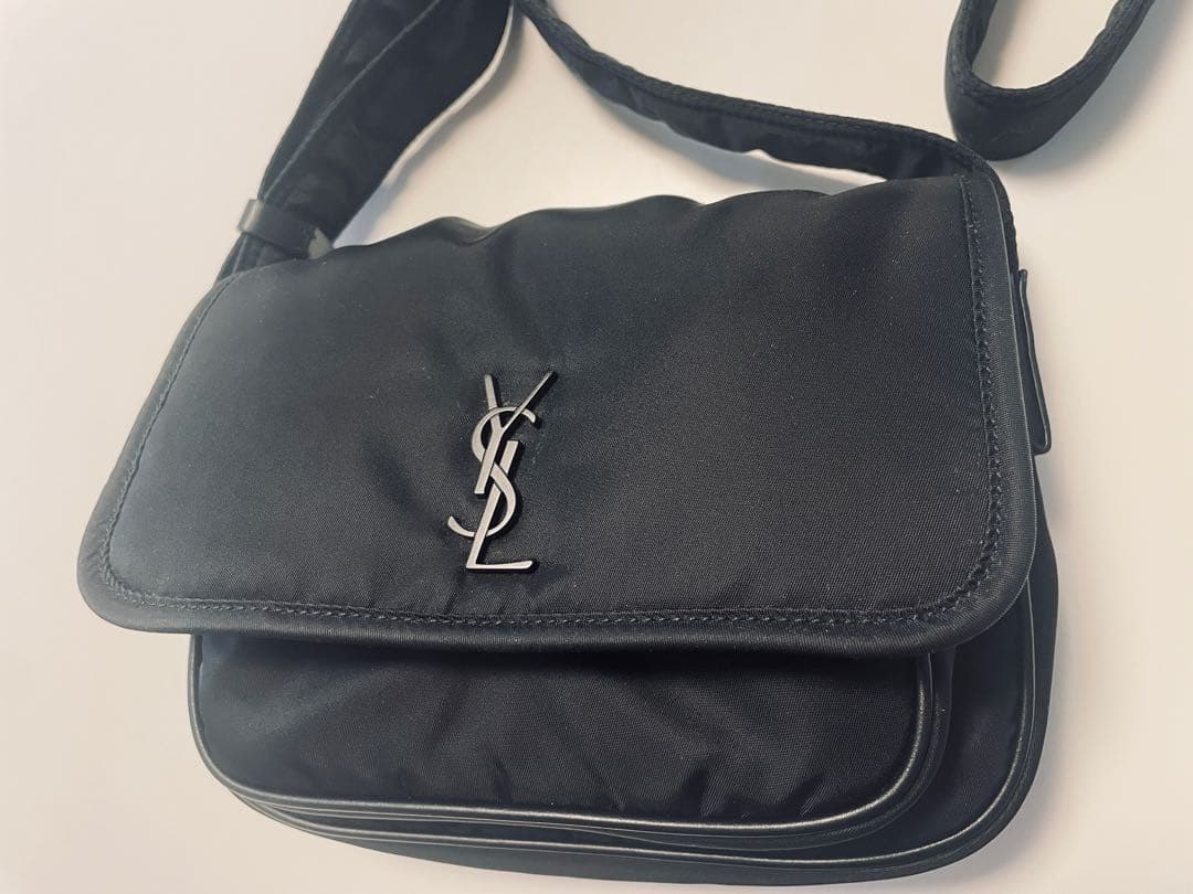 【超美品】SAINT LAURENT サンローラン　ニキスモールメッセンジャー