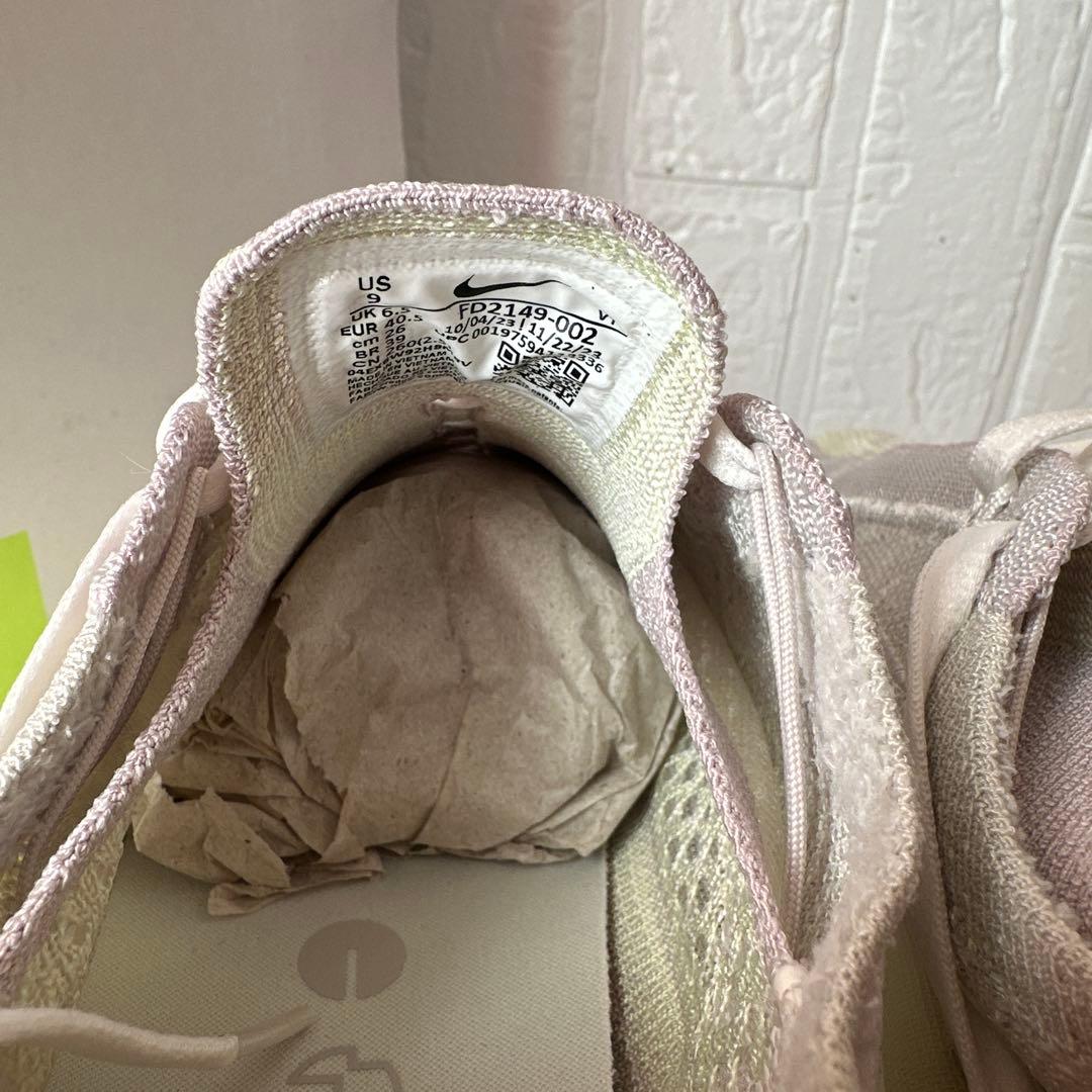 未使用ナイキ フライニット ブルーム ウィメンズシューズ26㎝