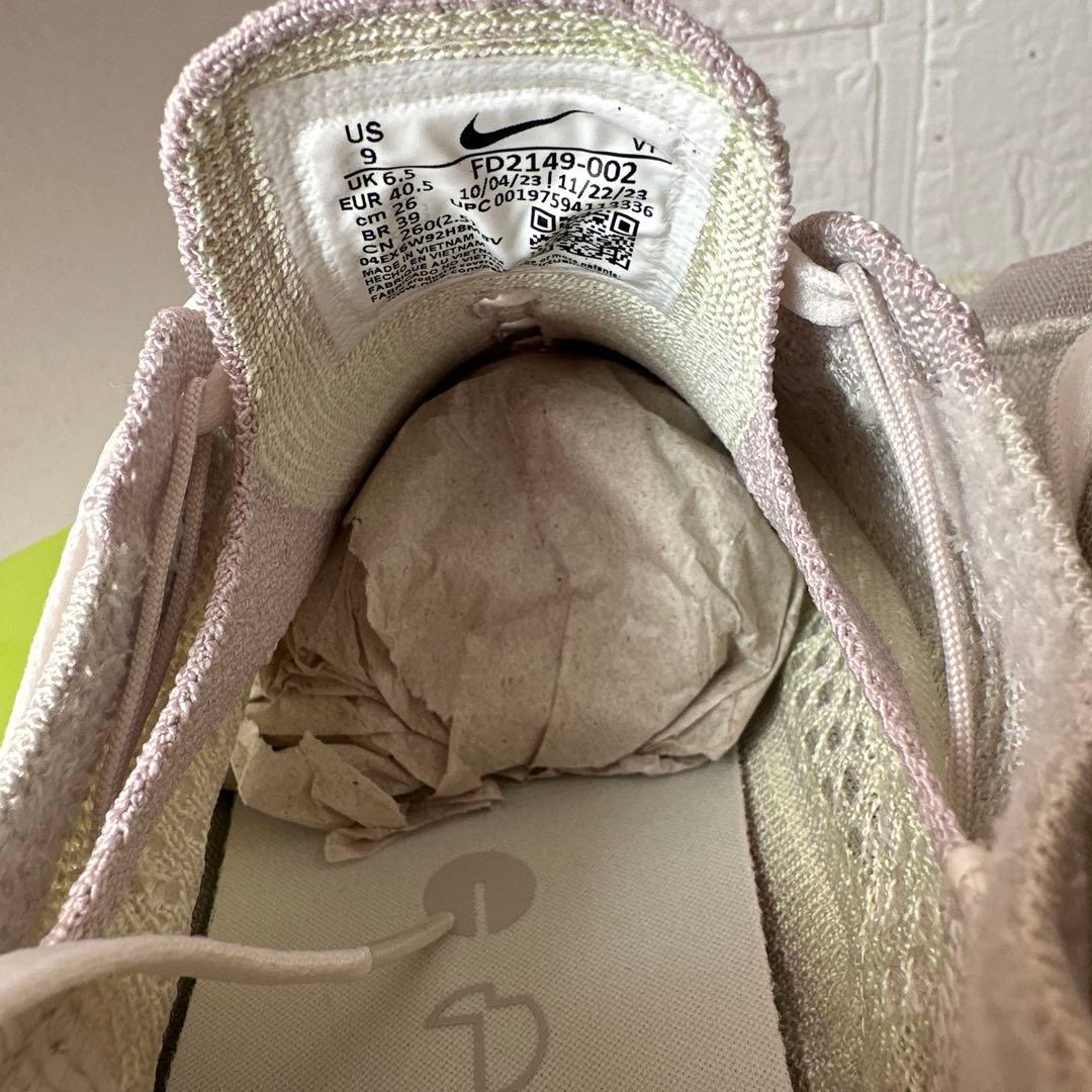 未使用ナイキ フライニット ブルーム ウィメンズシューズ26㎝