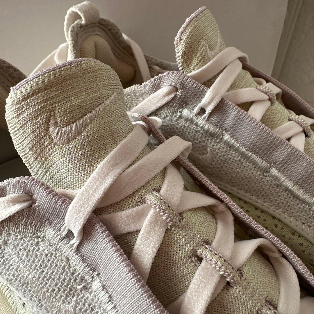 未使用ナイキ フライニット ブルーム ウィメンズシューズ26㎝