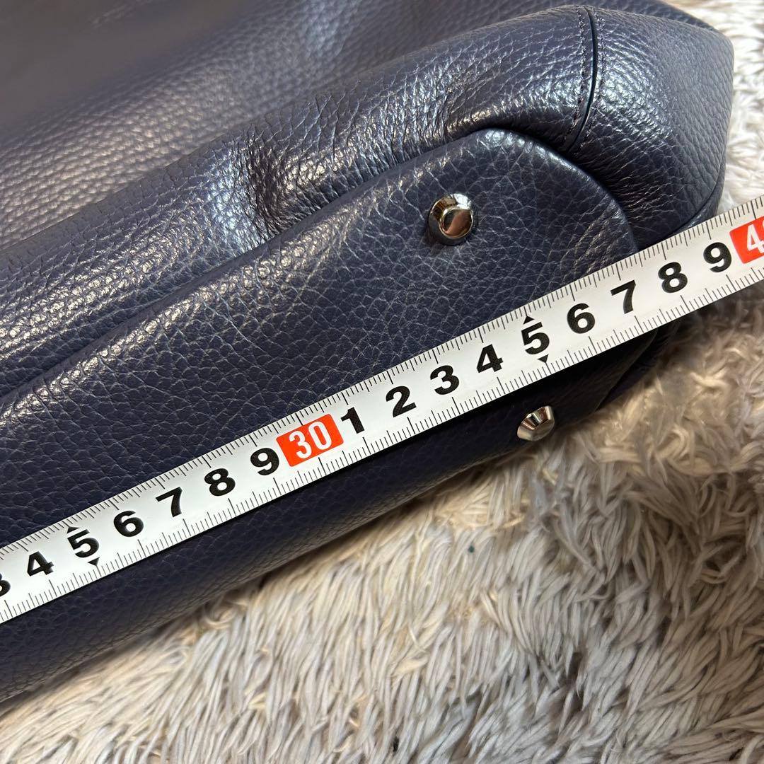 u*5様 agnes.b アニエスべー オールレザー　ビジネスバッグ　ネイビー