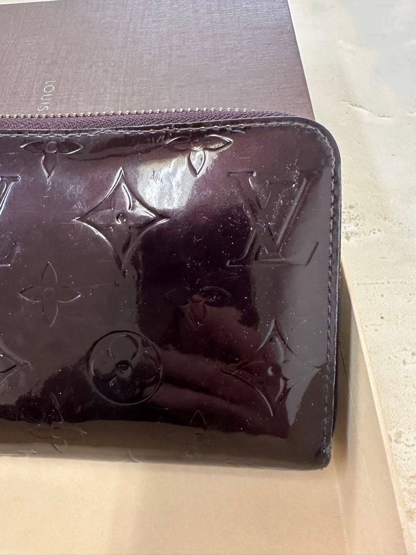 ルイヴィトン LOUIS VUITTON ヴェルニ　長財布 ジッピーウォレット