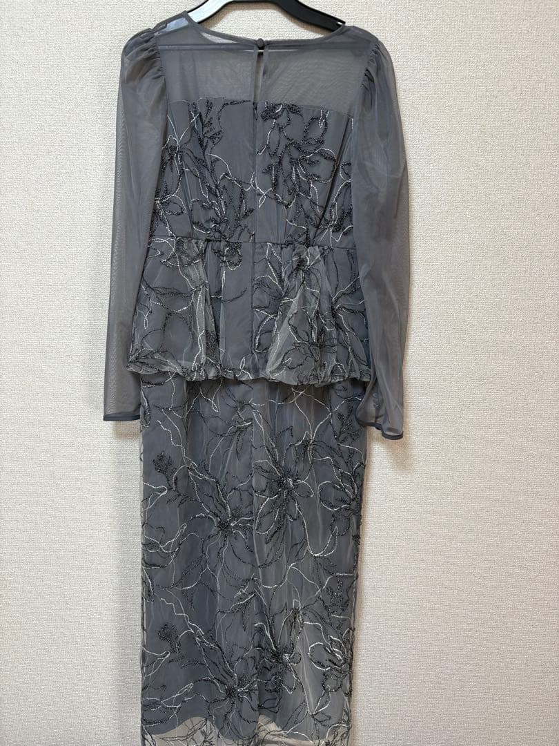 新品　今季　nianaニアナラメ刺繍レイヤードドレス オケージョンドレス　グレー