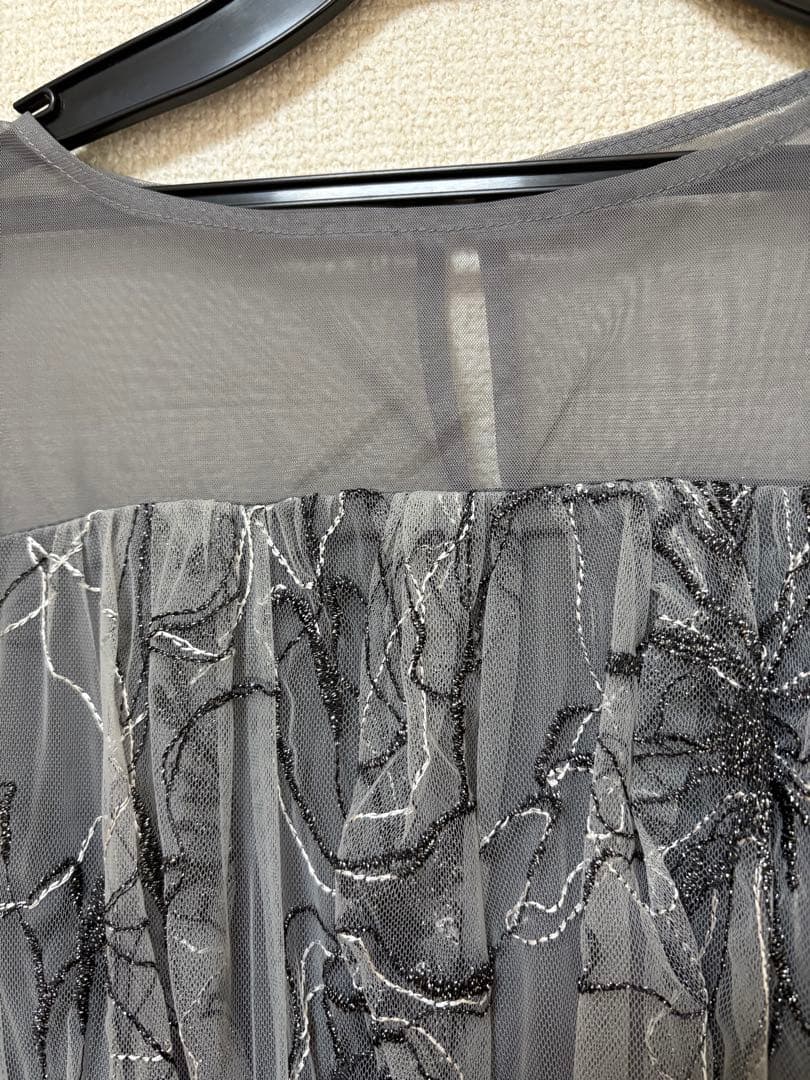 新品　今季　nianaニアナラメ刺繍レイヤードドレス オケージョンドレス　グレー