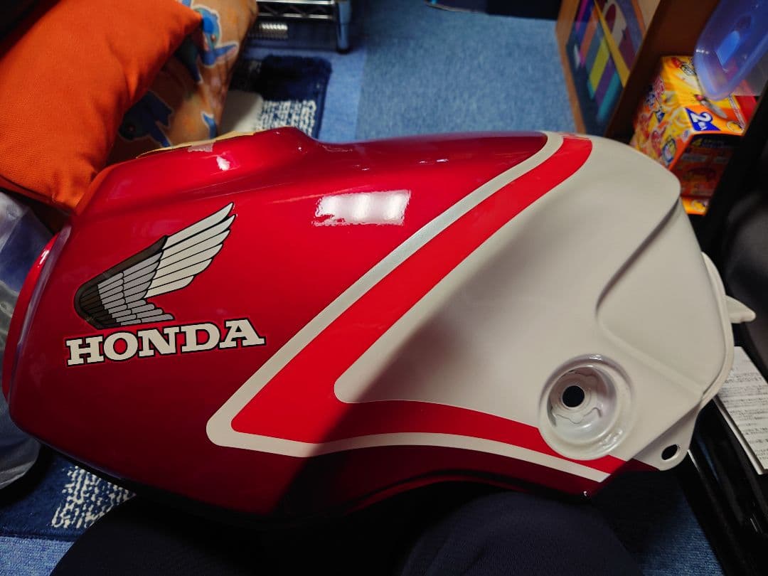 HONDA VF-400F タンク 新品 V-FOUR