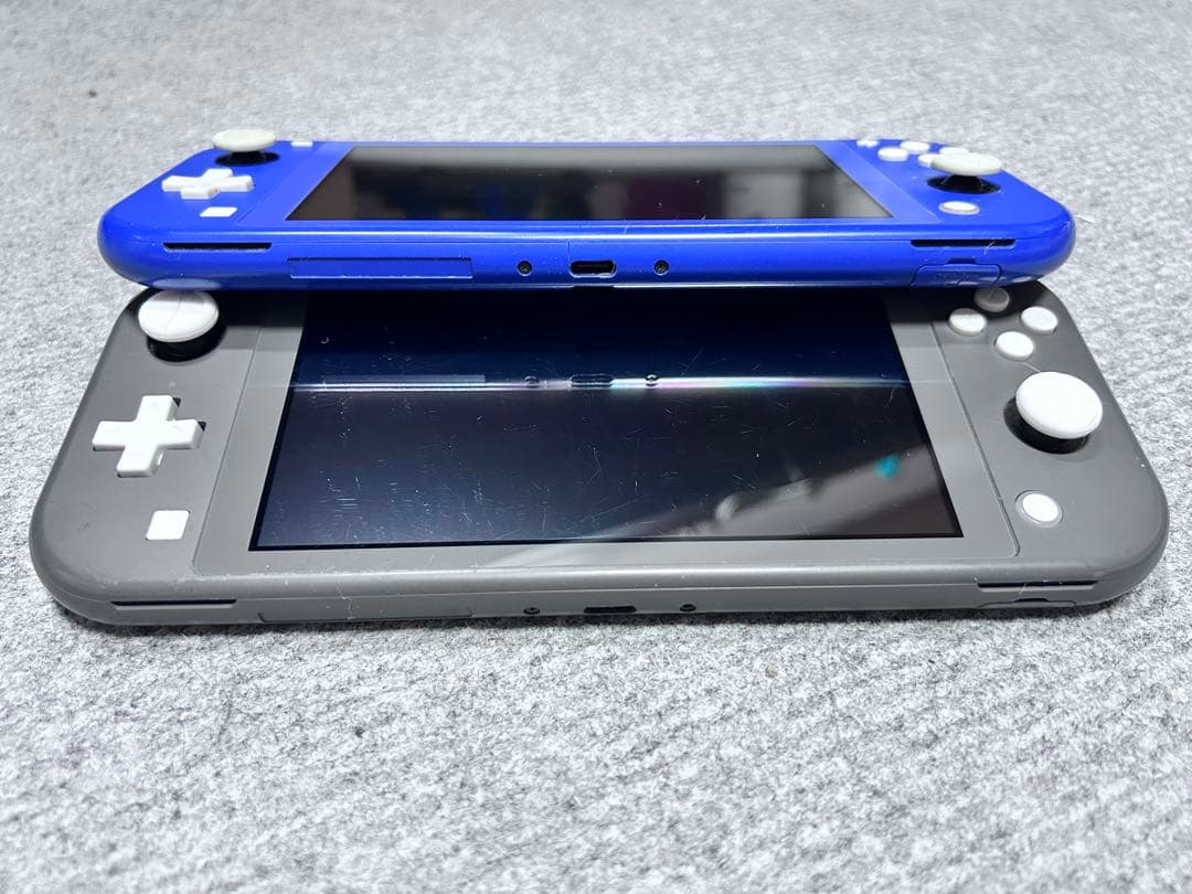 ニンテンドースイッチライト本体のみ　ブルー・ブラック