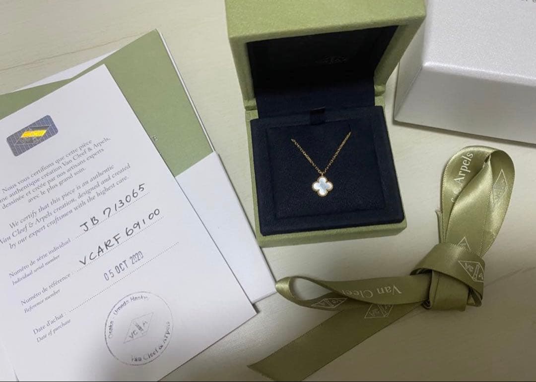 Van Cleef & Arpels スウィートアルハンブラ ネックレス