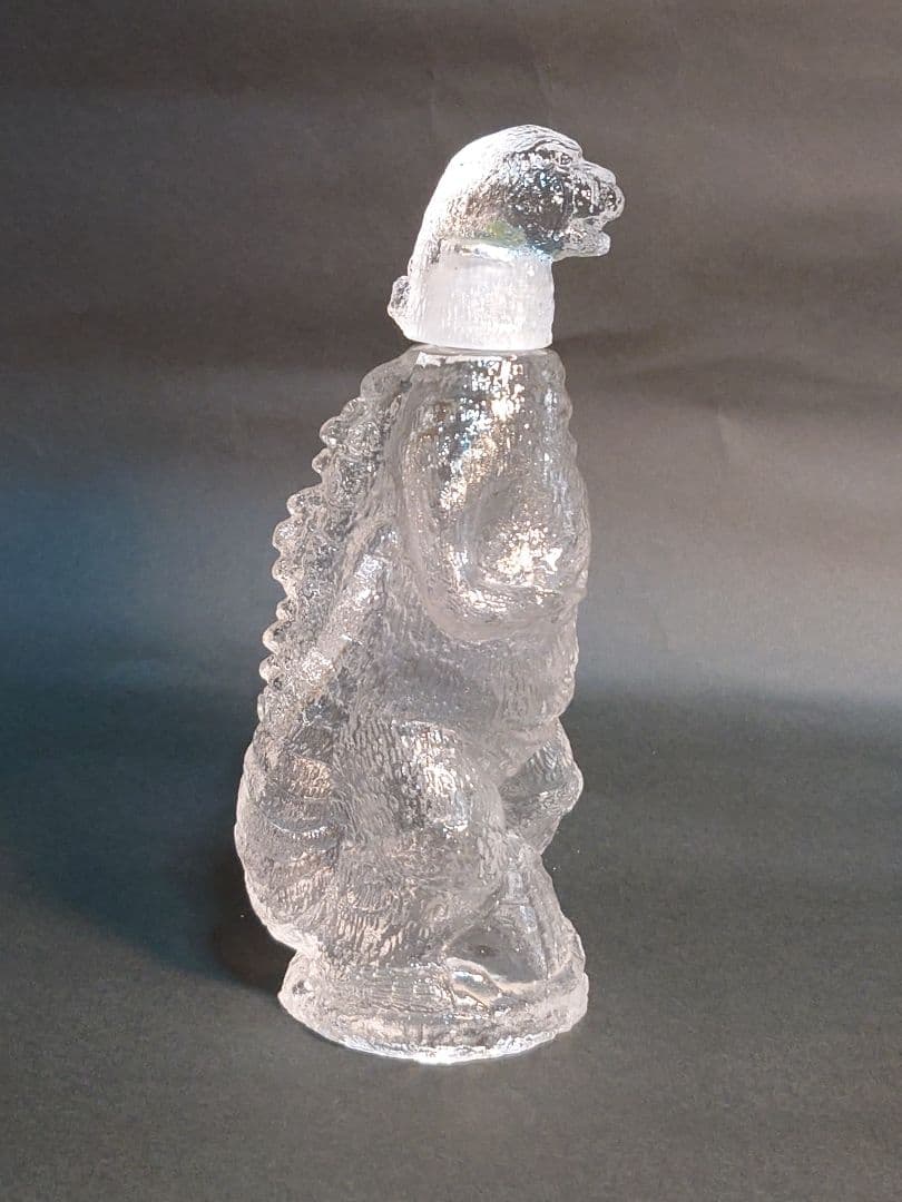 ゴジラ ガラス瓶 保存容器。３時間下げます。