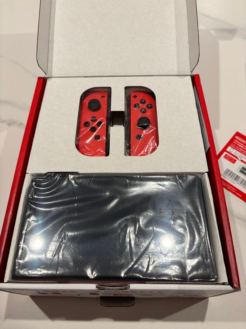 Nintendo Switch マリオレッド