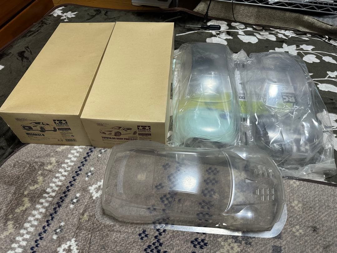 タミヤ　ツーリング用　ボディ4枚おまけ1枚