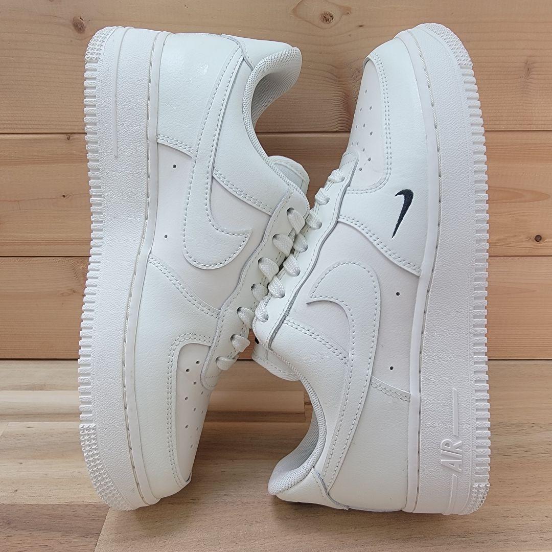 ナイキ ウィメンズ エアフォース1 ’07 エッセンシャル 24.5cm