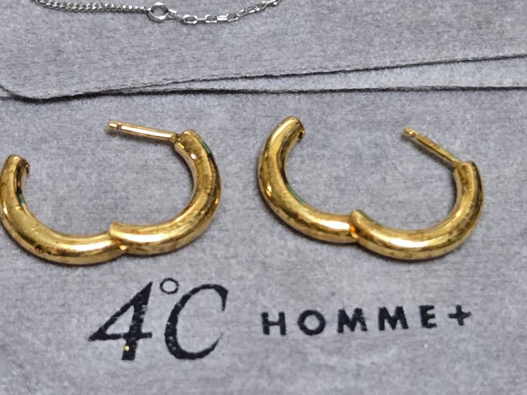 4℃　プラチナチェーンリング、フープピアス(色はゴールド、素材はシルバー)