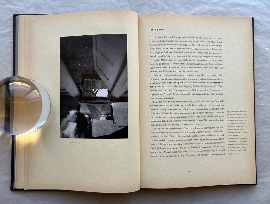 洋書）Gordon Matta-Clark: The Space Between