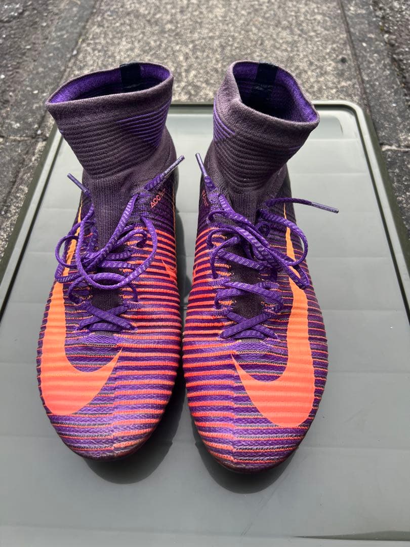 Nike Mercurial サッカー　スパイク ハイカット