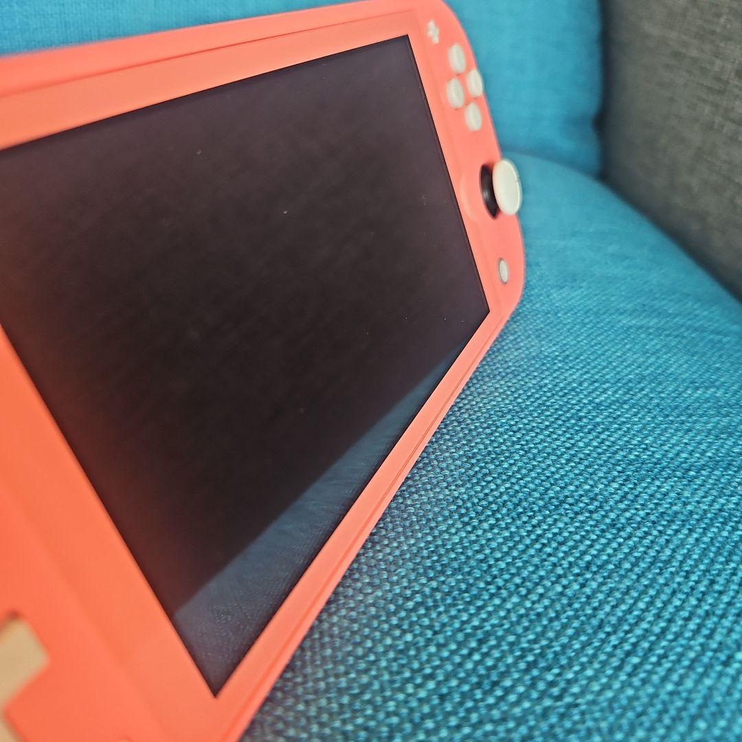 Nintendo Switch LITE コーラル　スマートポーチ付き