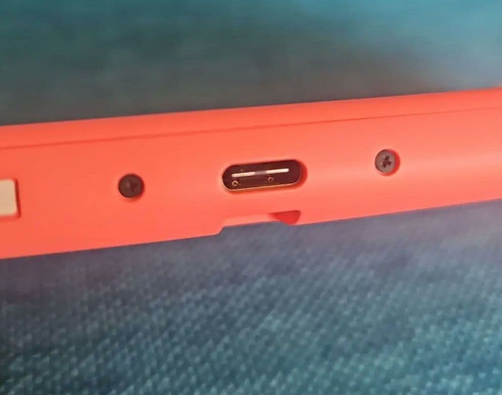 Nintendo Switch LITE コーラル　スマートポーチ付き