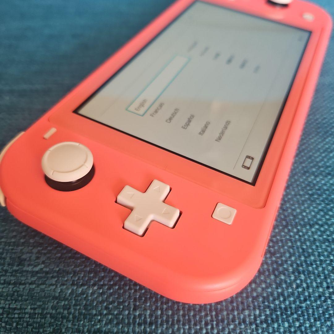Nintendo Switch LITE コーラル　スマートポーチ付き