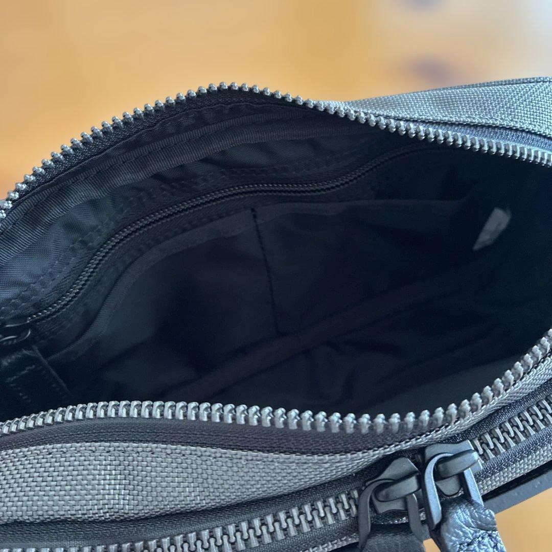 BRIEFING グレー ポーチ