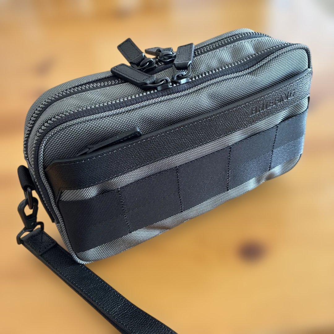 BRIEFING グレー ポーチ