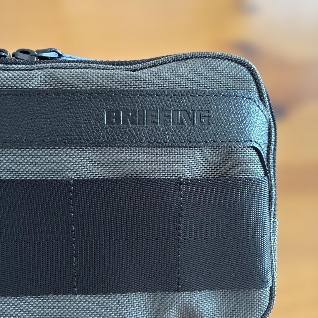 BRIEFING グレー ポーチ