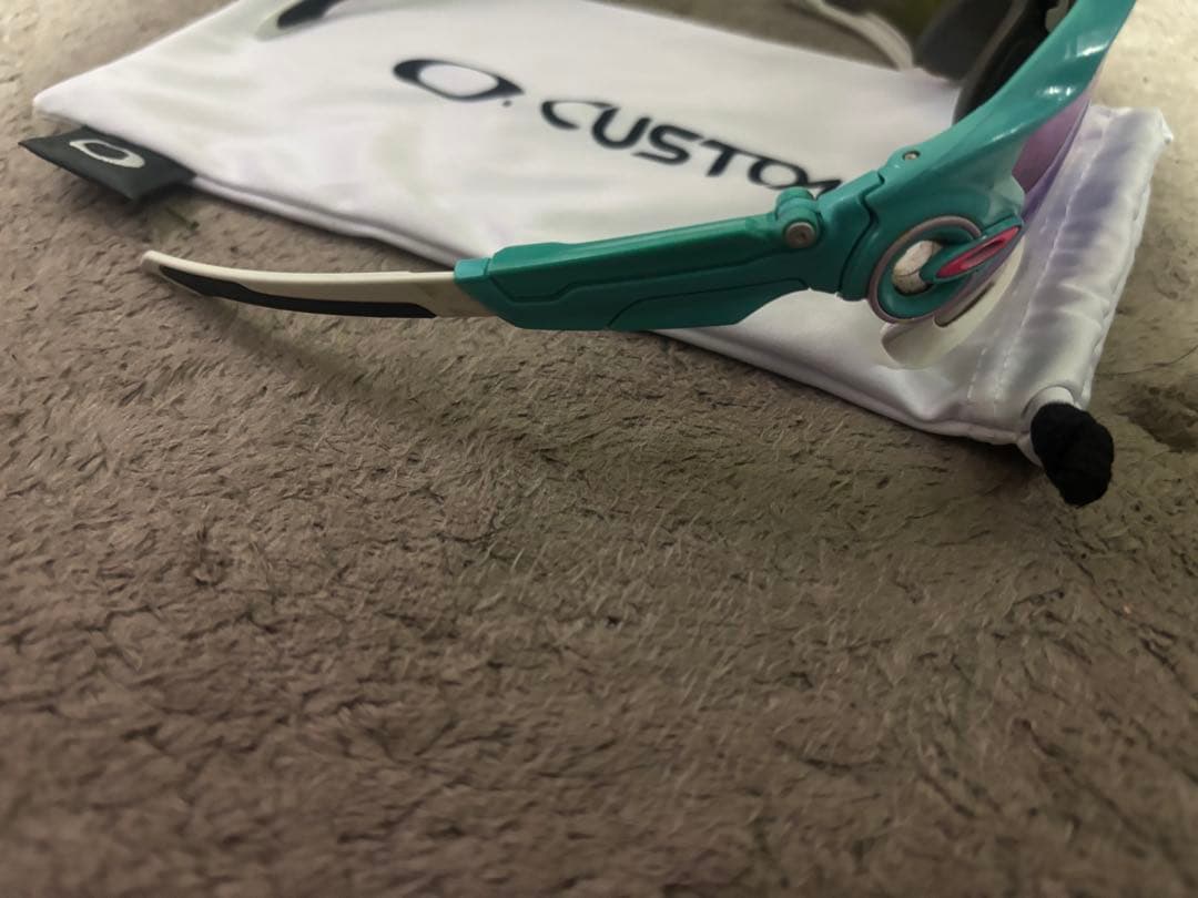 Oakley Custom サングラス 水色/白