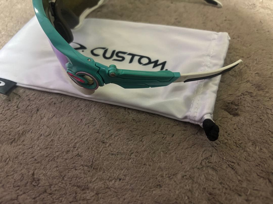 Oakley Custom サングラス 水色/白