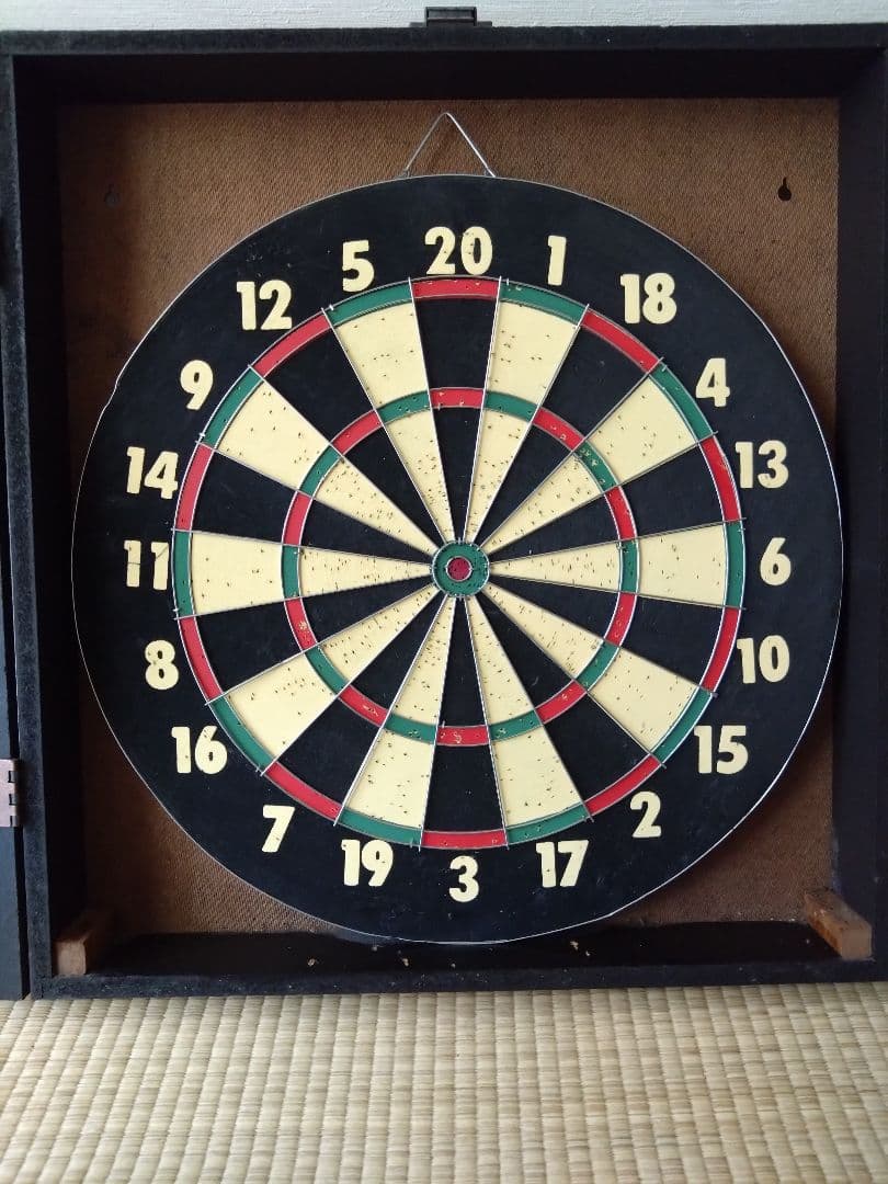 ダーツボード　ケース付　アンティーク