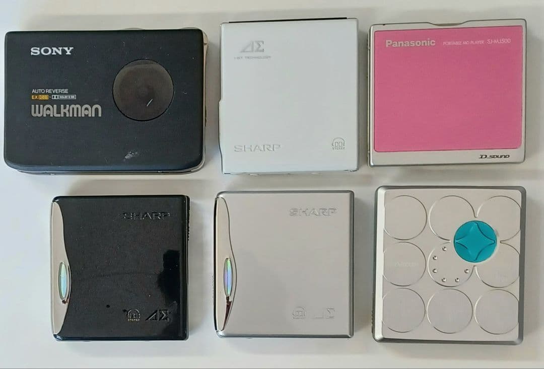 ポータブルMD,カセットプレーヤーの6点セット。