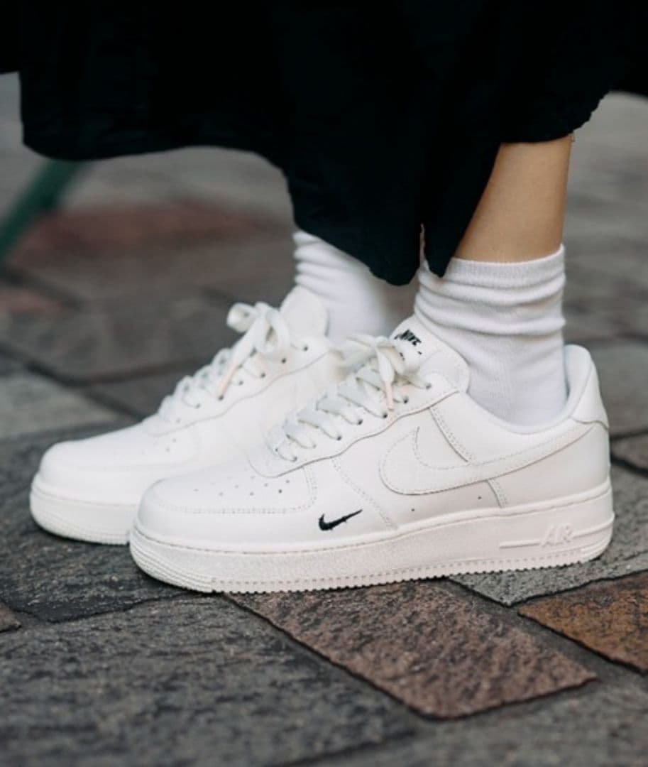 靴 24.5cm Nike W AIR FORCE 1