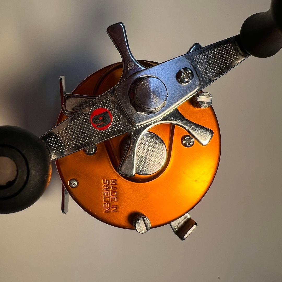 【美品】ABUアンバサダー 5501CS Rocket ファクトリーチューン 左